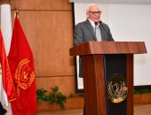 محافظ بورسعيد يوجه بتوفير المواد الغذائية للأسر الأكثر احتياجا خلال شهر رمضان