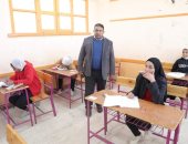 وكيل تعليم الوادى الجديد يتفقد انتظام طلاب الاعدادية ثانى أيام الامتحانات