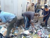 حملات نظافة مكبرة لرفع تراكمات القمامة بشوارع مدينة المحلة