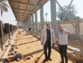 رئيس مركز ملوى يتفقد أعمال تنفيذ مشروعات "حياة كريمة" بقرية المعصرة