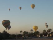تحليق 22 رحلة بالون طائر غرب الأقصر على متنها 440 سائحا.. صور