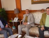 محافظ بورسعيد يبحث استعدادات إقامة بطولة الجمهورية للشركات 