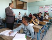 وكلاء مديريات التعليم يتابعون لجان امتحانات الشهادة الإعدادية.. صور