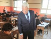مدير تعليم القاهرة يتفقد لجان امتحانات الإعدادية 