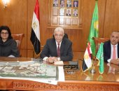 رئيس جامعة المنوفية يناقش التصور العام للمدينة الطبية