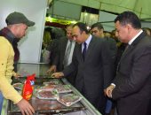  نائب المحافظ يفتتح معرض "أهلا رمضان" في مدينة المنيا بأسعار مخفضة.. صور