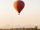 تحليق 55 رحلة بالون طائر تقل أكثر من 1100 سائح فى سماء الأقصر.. صور