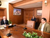 محافظة بورسعيد تبدأ توزيع المواد الغذائية للأسر الأكثر احتياجا قبل رمضان