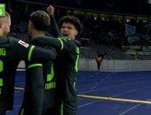 عمر مرموش "البديل" يسجل فى فوز فولفسبورج بخماسية على هيرتا برلين.. فيديو