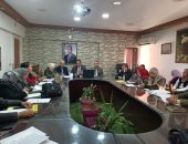 طلاب الصف الأول الثانوى بالجيزة ينهون امتحانات نصف العام بنسبة حضور 99%