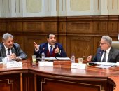 لجنة الإدارة المحلية تشيد بجهود حازم عمر نائب محافظ قنا وتعاونه مع النواب