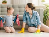 حيل مفيدة تجعل طفلك يعتاد على التنظيف والمساعدة بدون ملل أو عقاب