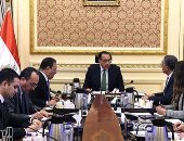 رئيس الوزراء يتابع مع "حسام هيبة" جهود دعم وتهيئة مناخ الاستثمار فى مصر
