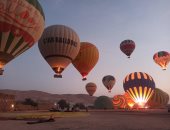 رحلات البالون الطائر تنتعش فى سماء البر الغربى بالأقصر.. صور