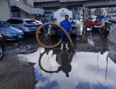 "مياه المنوفية" تتعامل مع تجمعات مياه الأمطار فى مدينة شبين الكوم