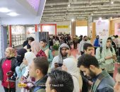 6 وفود طلابية من جامعة أسيوط يزورون معرض القاهرة الدولى للكتاب.. صور