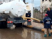 محافظ كفر الشيخ يتابع رفع مياه الأمطار بمدن وقرى المحافظة.. صور