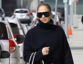 جينيفر لوبيز بإطلالة شتوية مميزة أثناء التوجه لأحد استوديوهات الرقص