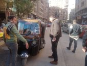 ضبط 20 مركبة توك توك مخالفة خلال حملة بالطالبية فى الجيزة