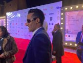 محمد رمضان يصل السجادة الحمراء لحضور حفل افتتاح مهرجان الأقصر