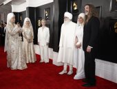 فريق White Sun يلفت الأنظار على السجادة الحمراء لحفل توزيع جوائز الـ Grammy