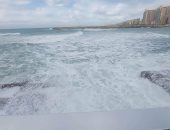 الطقس السيئ يضرب الإسكندرية برياح عاتية ويتسبب فى اضطراب الملاحة.. صور