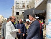 محافظ أسوان يتفقد مشروع إنشاء مكتبة مصر العامة بنسبة تنفيذ 75%