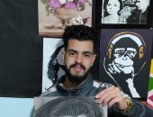 "عمر" يطور موهبته فى الرسم للانضمام إلى محترفى الفن الراقى