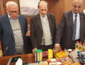 محافظ بورسعيد: توزيع 20 ألف كرتونة سلع غذائية للأسر الأكثر احتياجا 