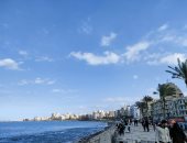 تحسن ملحوظ فى الأحوال الجوية مع اختفاء السحب الركامية بالإسكندرية.. صور