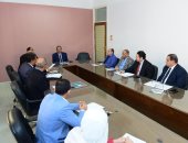 جامعة سوهاج تعقد اجتماعًا موسعًا مع جهاز تنمية المشروعات