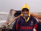 عم عبده صياد "أم الخلول" يحكى رحلة كفاحه وذكريات 55 سنة في مياه المتوسط