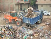 محافظة الجيزة: رفع 650 طن مخلفات أسفل الدائرى بالعمرانية.. صور