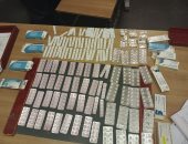 ضبط راكب بمطار القاهرة بحوزته 900 قرص مخدر وآخر يهرب 7 بنادق صيد تحت الماء 