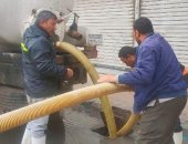 كسح متواصل لمياه الأمطار من شوارع مدينة العريش بشمال سيناء