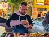 سوشى فى الشارع بدل المطاعم.. "محمد" بيعمل الأكلة الشهيرة بأعلى جودة وأقل سعر