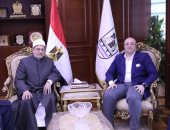 محافظ بنى سويف يشيد بجهود جامعة الأزهر فى دعم "حياة كريمة"