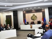 محافظ أسوان يشدد على سرعة إنهاء المشروعات وتحقيق معدلات إنجاز