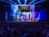 بكاء وتصفيق حار لحظة ظهور رئيس أوكرانيا بحفل افتتاح مهرجان برلين