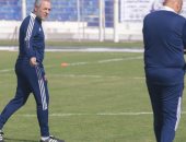 كولر يعاين أرضية ملعب مباراة الهلال السودانى بدوري أبطال أفريقيا