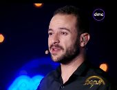 متسابق الدوم أمير عبد الواحد يتألق فى مشهد عن شخص شكاك بشكل كوميدى