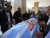 وصول جثمان الكاتب الصحفى مرسى عطالله إلى مسجد عمر مكرم لأداء صلاة الجنازة