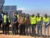 رئيس برلمان زيمبابوى يزور مشروع الطاقة الشمسية بأسوان