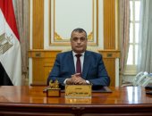 "وزير الدولة للإنتاج الحربى" يتفقد مصنع إنتاج وإصلاح المدرعات