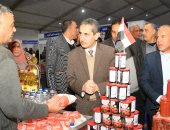 محافظ الغربية يتفقد 3 معارض "أهلا رمضان" بطنطا.. صور