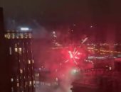 هجوم  جماهير ليفربول بالألعاب النارية فجراً على فندق إقامة ريال مدريد..فيديو