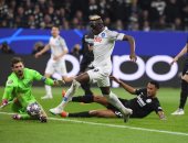 نابولي يضع قدما فى ربع نهائي دوري الأبطال بثنائية ضد فرانكفورت.. فيديو