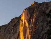 حديقة يوسميتى الوطنية الأمريكية تستقبل زوارها على ضوء شلالات النار 