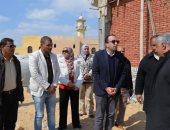 نائب محافظ الإسماعيلية يتابع مشروعات حياة كريمة في القنطرة شرق 