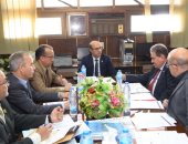 رئيس جامعة أسيوط يترأس اجتماع مجلس إدارة وحدة علاج أعضاء هيئة التدريس 